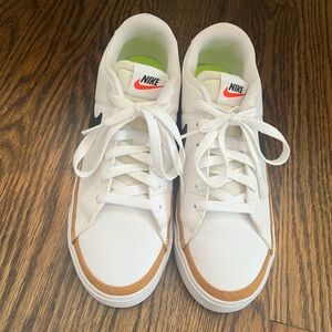 Nike sneakers size 8. Worn once